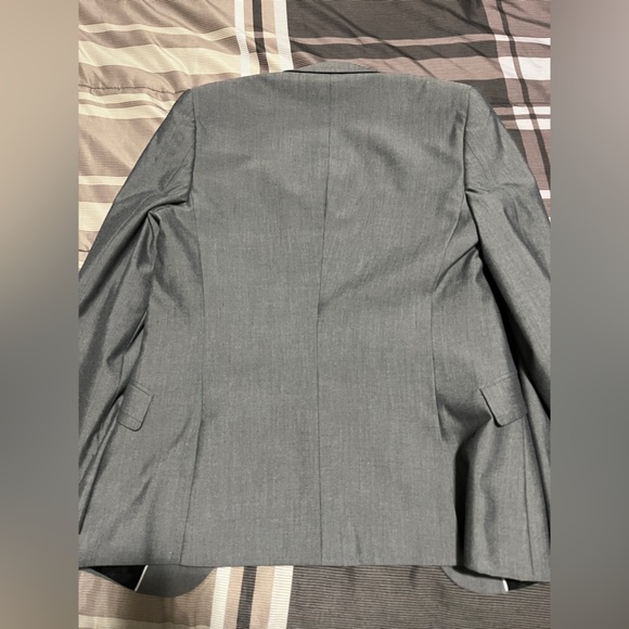 Men’s Suit (2 pc) in Grey - Picture 4 of 6